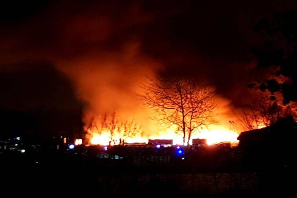 В Польше произошел мощный пожар В Польше произошел мощный пожар