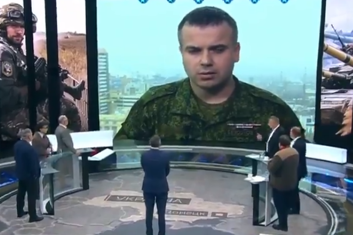 "Обезьяна!": Украинец сцепился с боевиком "ДНР" в прямом эфире