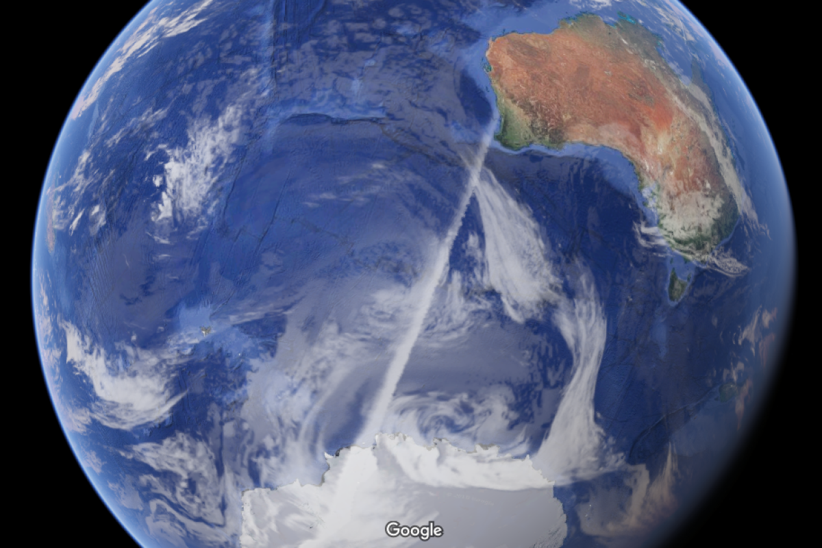 На спутниковых снимках обнаружены необъяснимые белые линии, которые огибают Землю