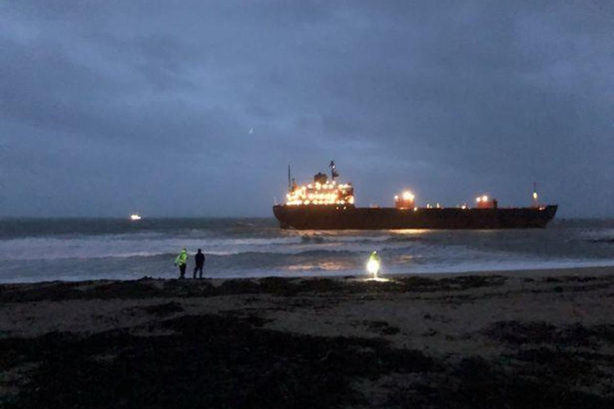 Российский сухогруз сел на мель возле берегов Британии