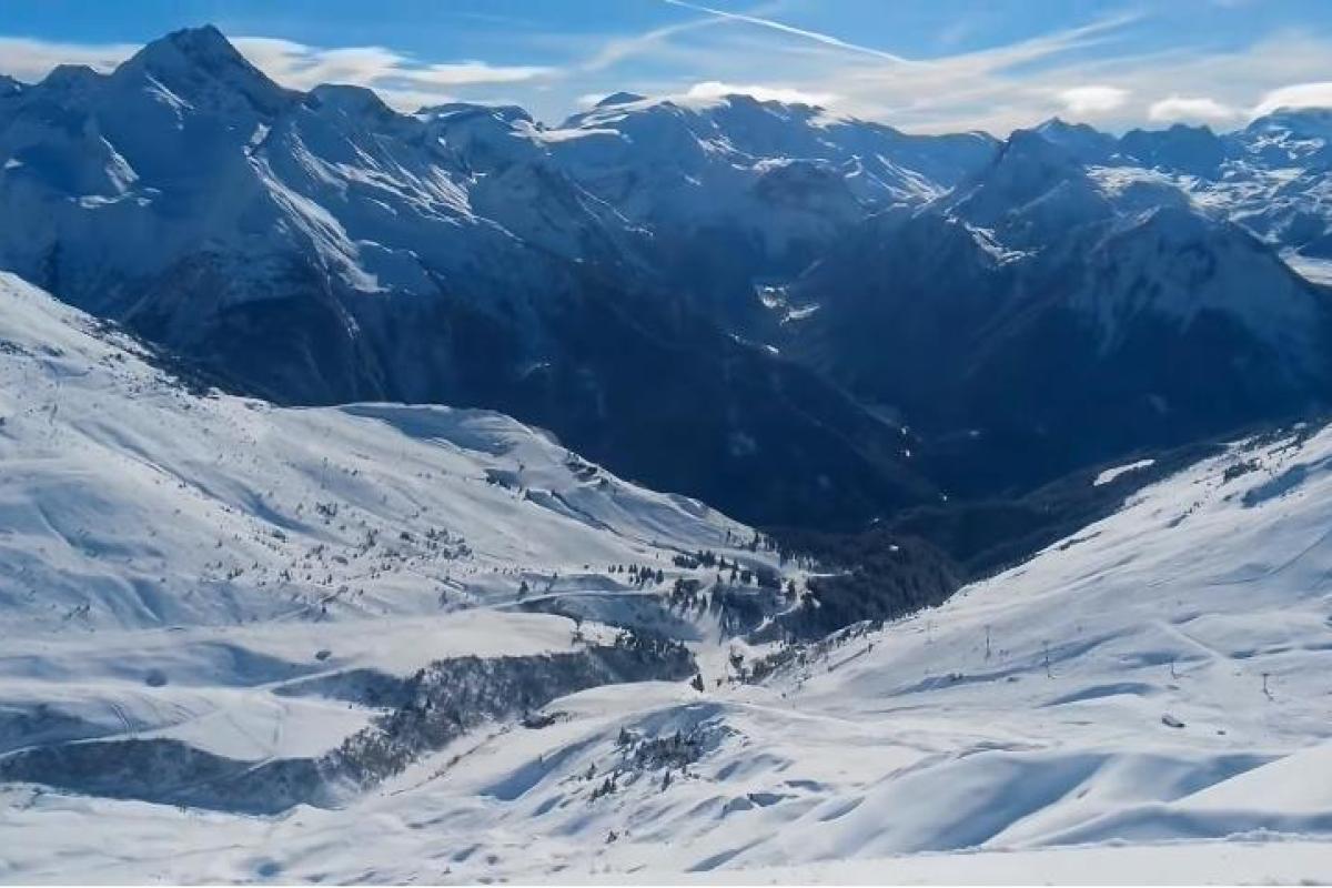 В Альпах от лавин и снегопадов погибли 7 человек В Альпах от лавин и снегопадов погибли 7 человек