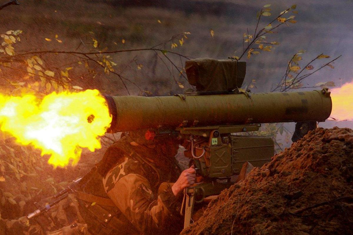 На Луганщине боевики подбили из ПТРК автомобиль ВСУ: один воин погиб, четверо ранены На Луганщине боевики подбили из ПТРК автомобиль ВСУ: один воин погиб, четверо ранены