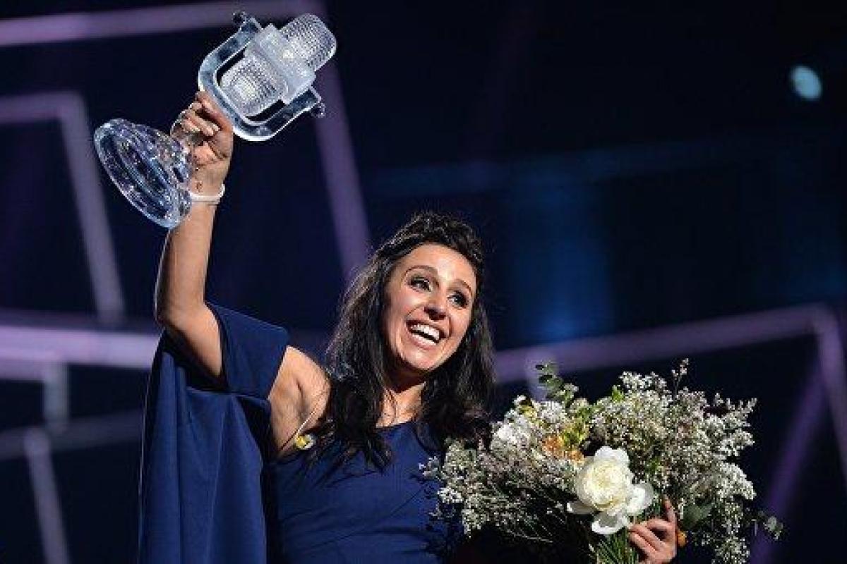 Голосование за лучшую песню "Евровидения": Джамала вошла в топ-10 Голосование за лучшую песню "Евровидения": Джамала вошла в топ-10