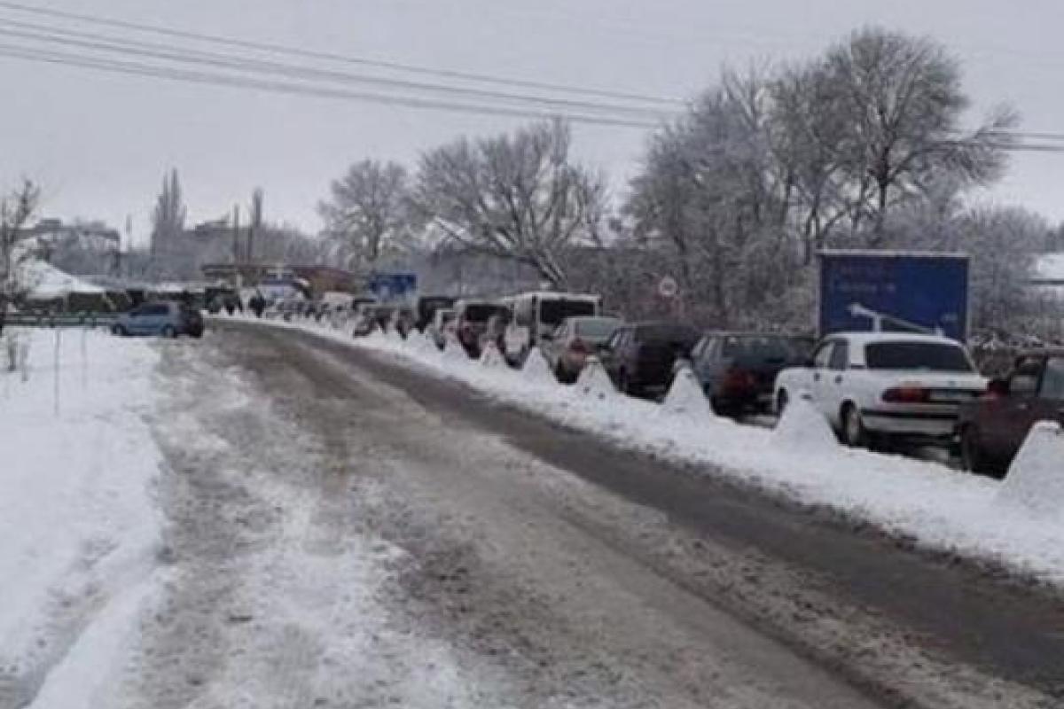 Боевики создают на КПВВ Донбасса длительные задержки, из-за которых гибнут люди