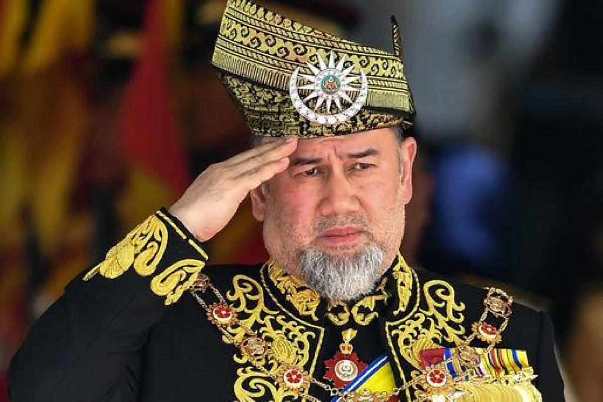 Король Малайзии отрекся от престола после женитьбы на россиянке