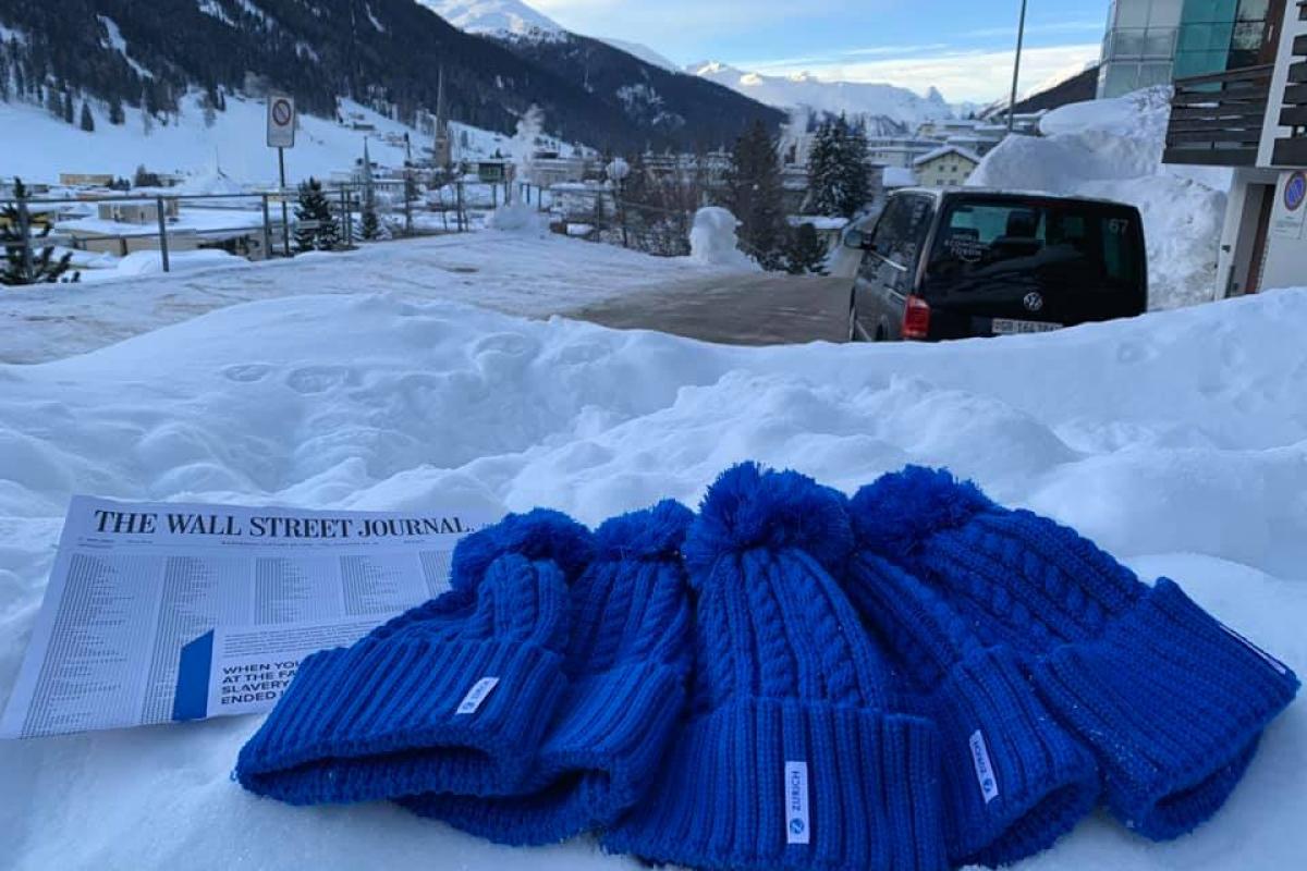 По стопам Януковича: Кандидат в президенты Украины наворовал шапок в Давосе По стопам Януковича: Кандидат в президенты Украины наворовал шапок в Давосе