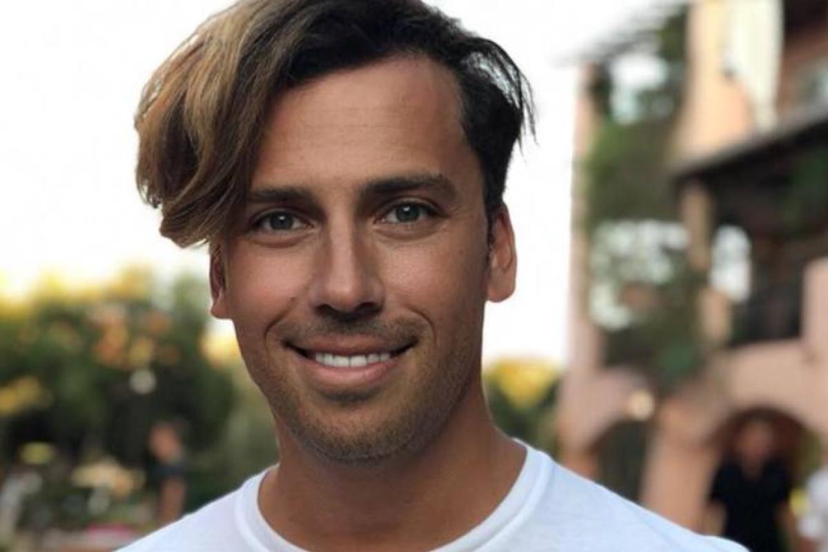 Максим Галкин показал, как он играет с дочкой Лизой в домино Максим Галкин показал, как он играет с дочкой Лизой в домино