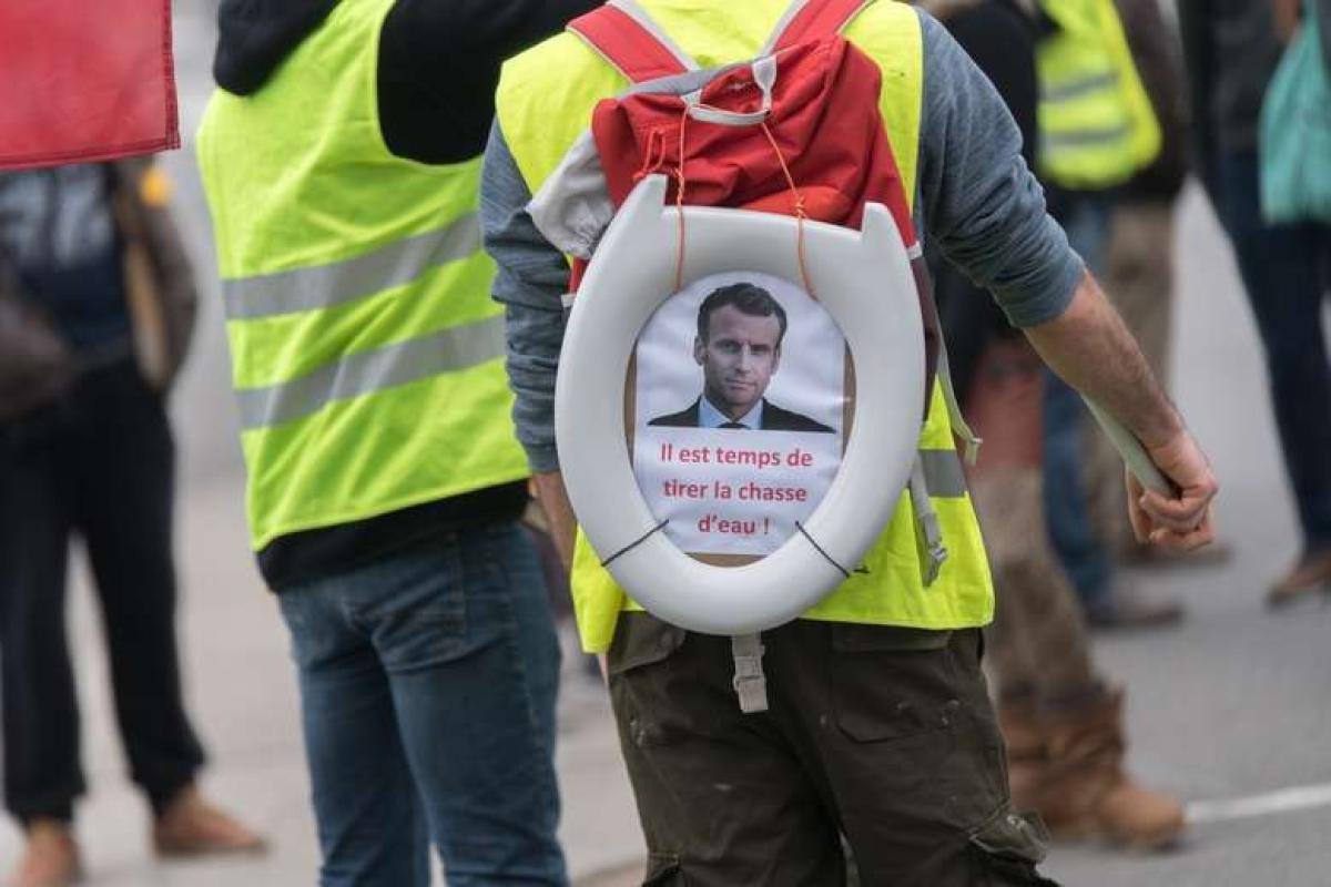 Три четверти французов недовольны своим президентом Три четверти французов недовольны своим президентом