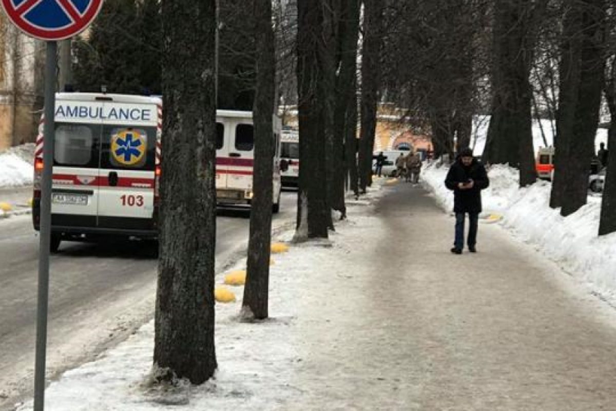 В Киев привезли тяжелобольных военнослужащих ВСУ В Киев привезли тяжелобольных военнослужащих ВСУ