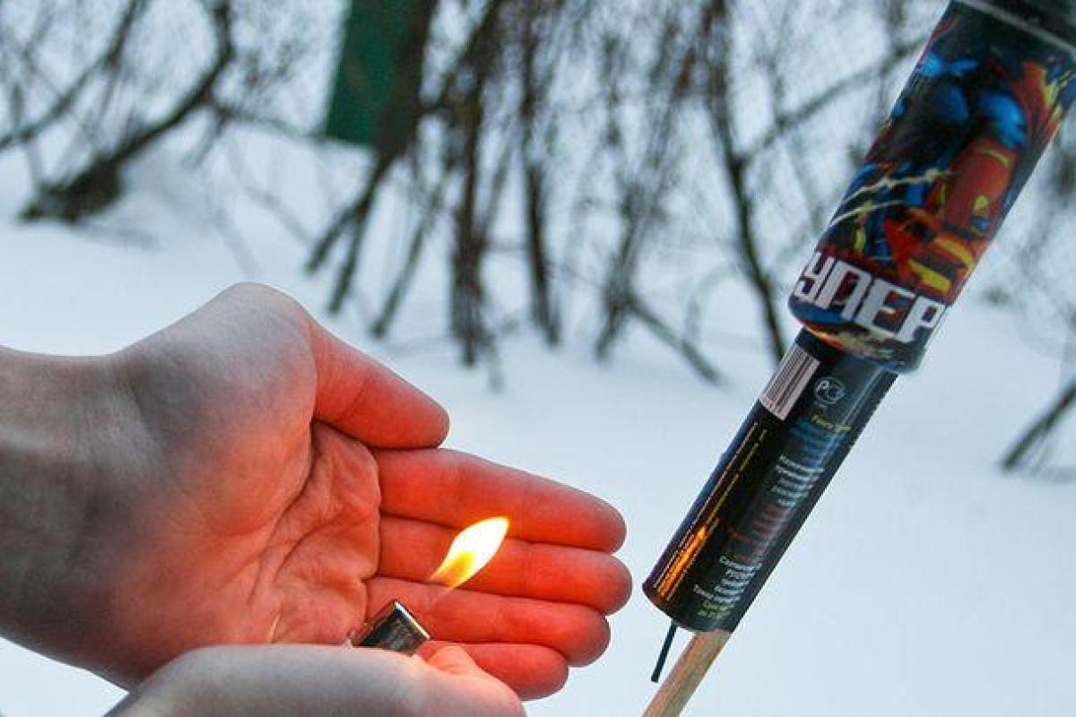 В новогоднюю ночь харьковчанин получил тяжелые увечья из-за фейерверка В новогоднюю ночь харьковчанин получил тяжелые увечья из-за фейерверка