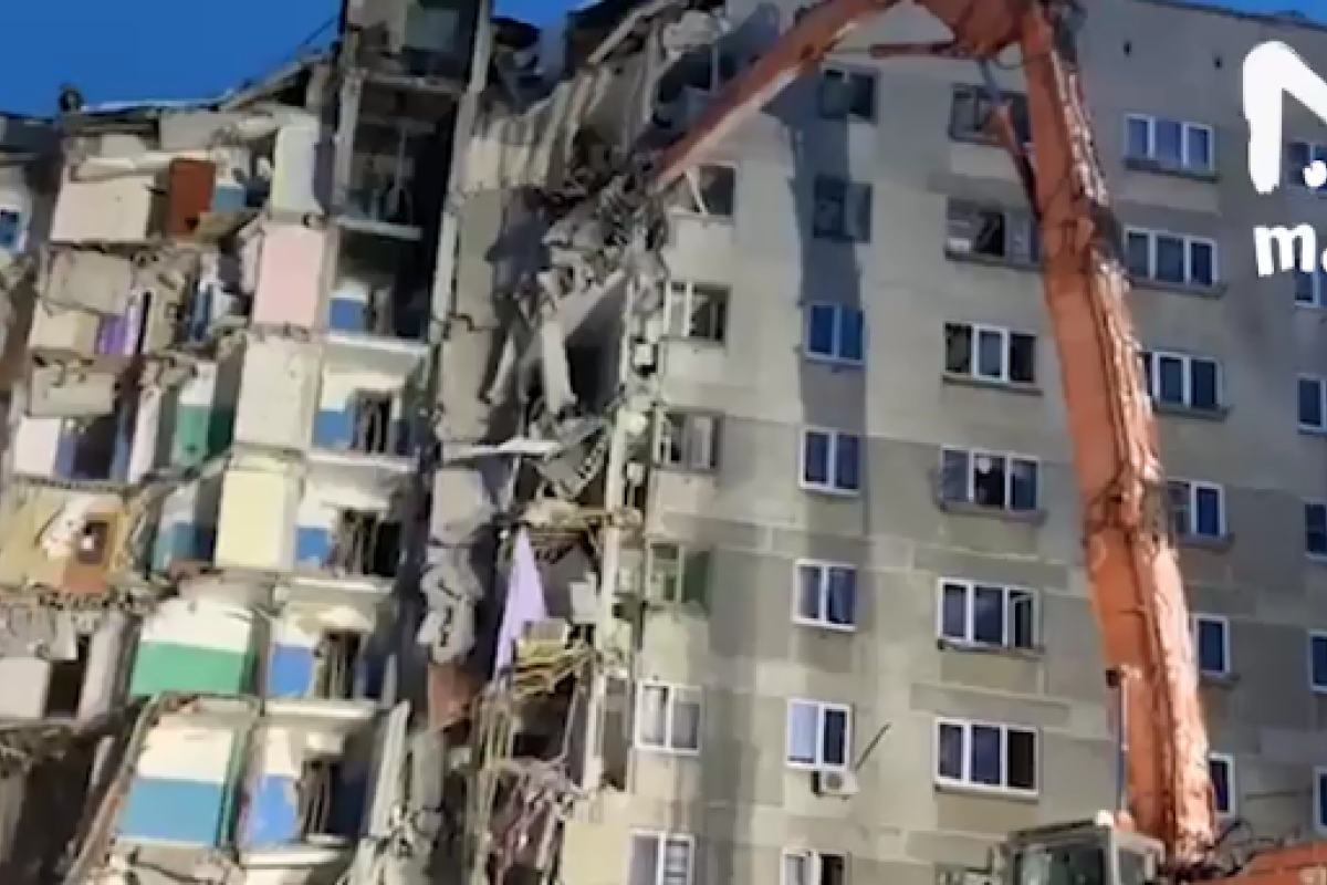 Смертельный взрыв в Магнитогорске: в сеть попало видео сноса 8-го подъезда Смертельный взрыв в Магнитогорске: в сеть попало видео сноса 8-го подъезда