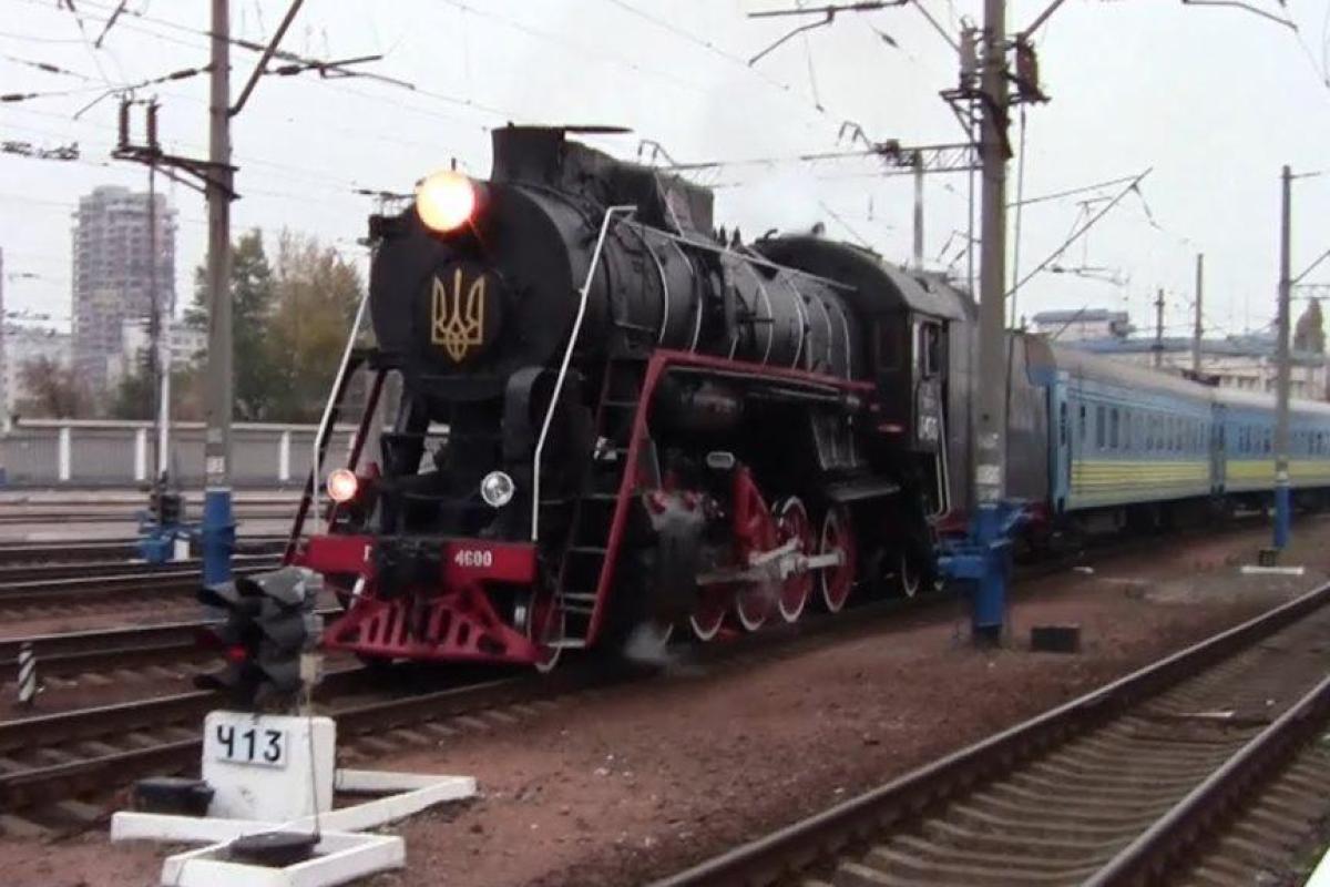 "Укрзалізниця" в честь Рождества запускает праздничный "ретропоезд" "Укрзалізниця" в честь Рождества запускает праздничный "ретропоезд"