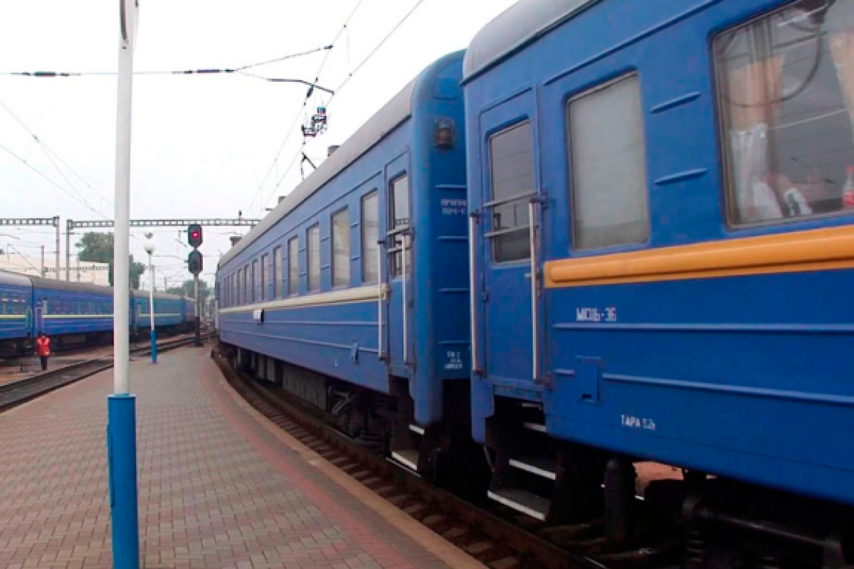 "Укрзализныця" начала назначать дополнительные поезда на 8 марта