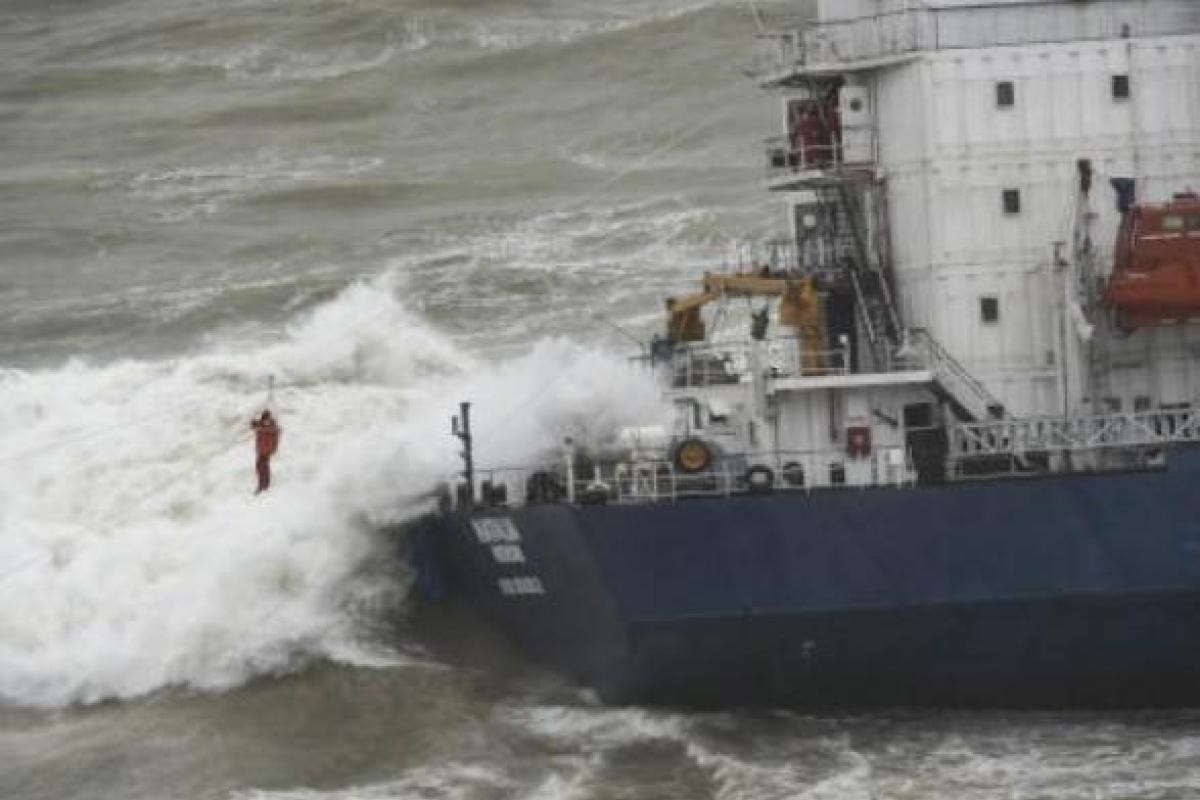 Крушение судна у берегов Турции: спасатели нашли еще два тела