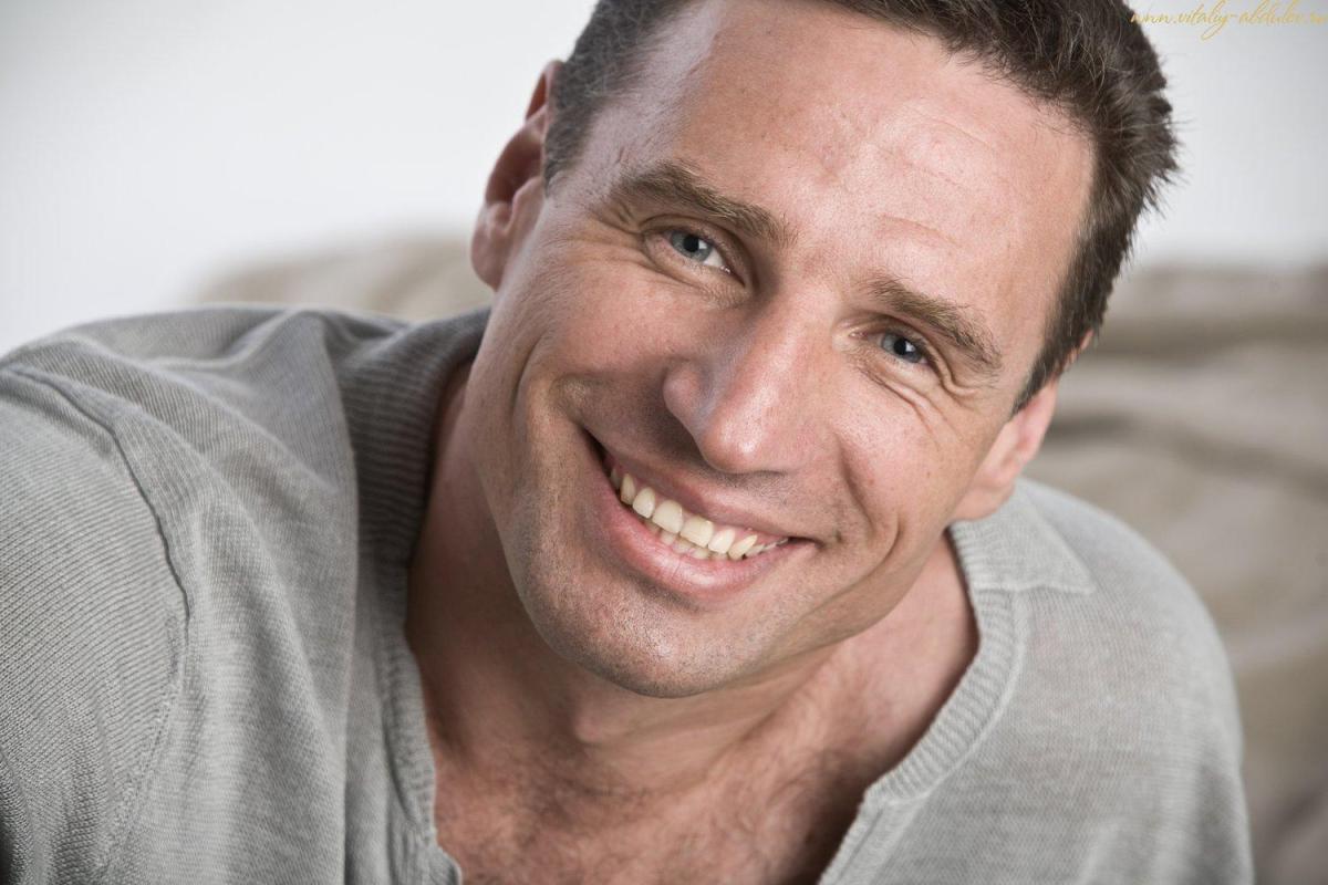 В Москве избили звезду сериала "Солдаты" В Москве избили звезду сериала "Солдаты"