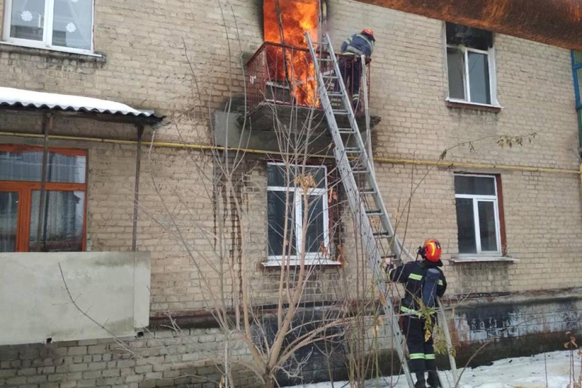 В Приволье на Луганщине сгорела квартира в двухэтажном доме