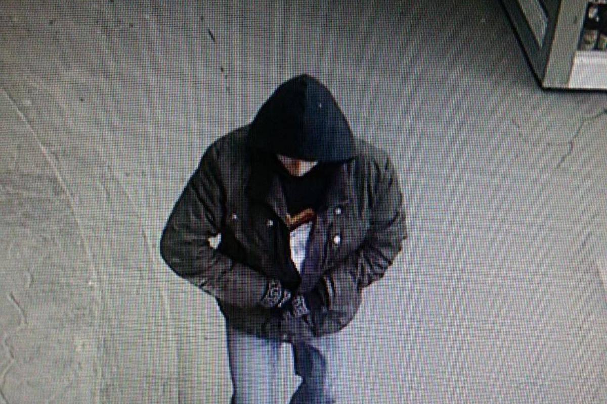 Ударил 22-летнюю девушку чем-то тяжелым: В Харькове неизвестный ограбил ломбард Ударил 22-летнюю девушку чем-то тяжелым: В Харькове неизвестный ограбил ломбард