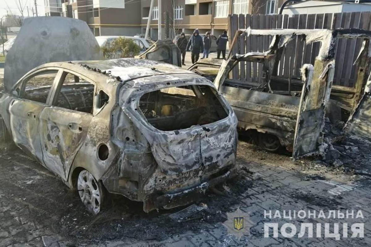 Под Киевом сожгли автомобиль журналиста Под Киевом сожгли автомобиль журналиста