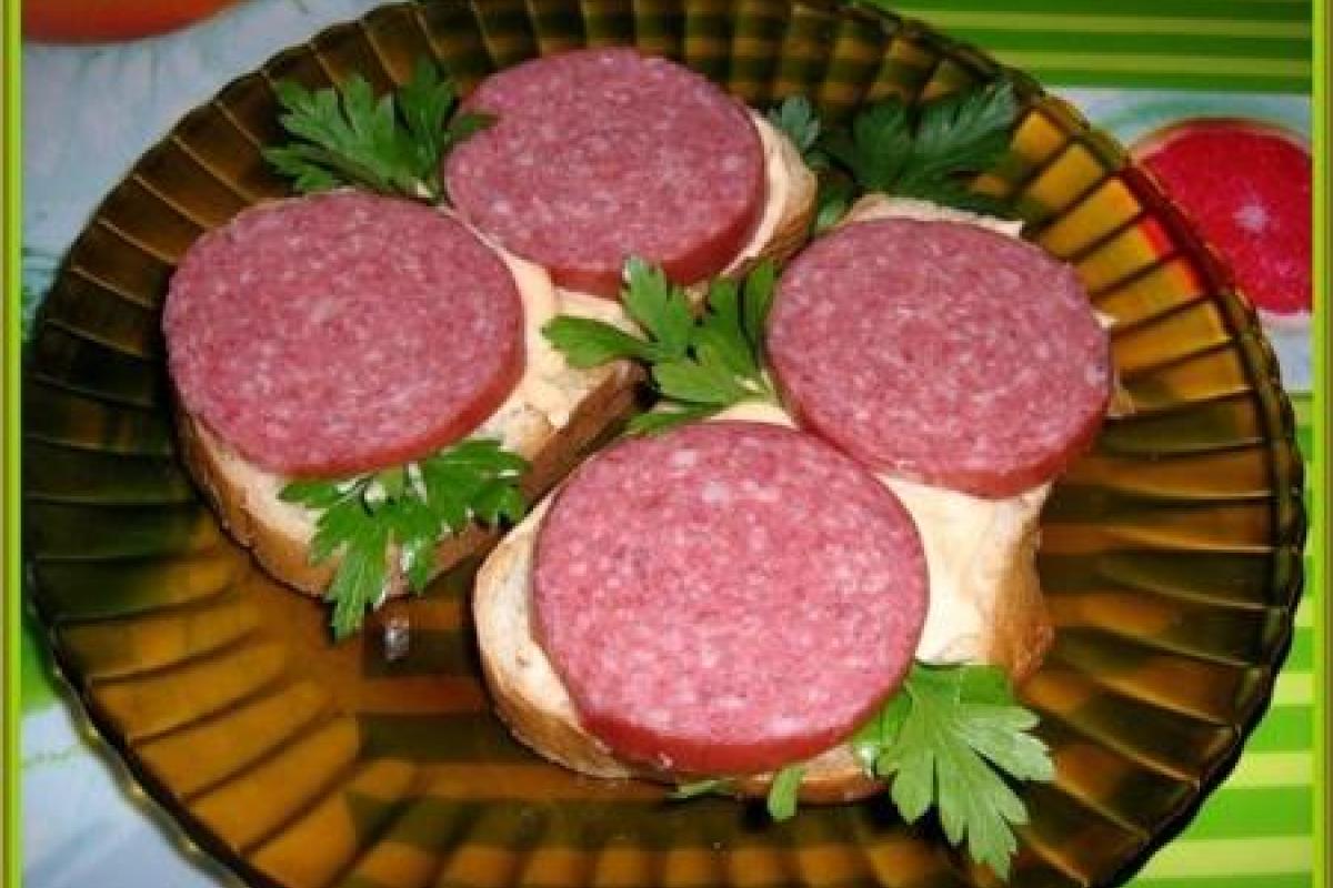 Супрун объяснила, чем опасен бутерброд с колбасой Супрун объяснила, чем опасен бутерброд с колбасой