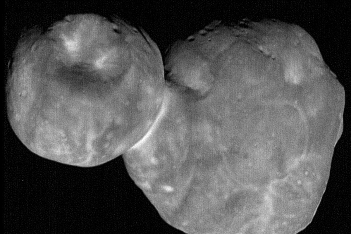 Как выглядит космос в миллиардах километров от Солнца: Зонд New Horizons заснял астероид Ультима Туле Как выглядит космос в миллиардах километров от Солнца: Зонд New Horizons заснял астероид Ультима Туле