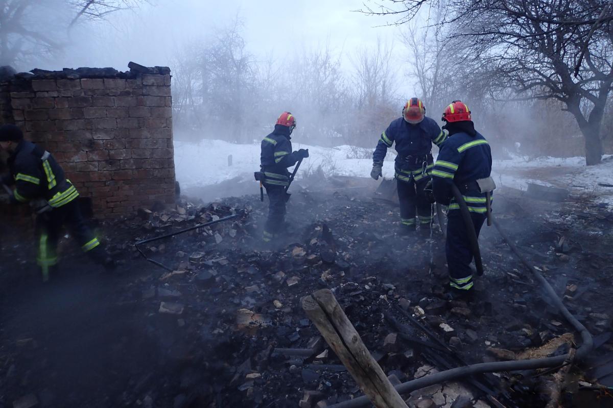 В Лисичанске участились пожары: огнеборцы тушили возгорания в частном секторе и подъезде многоэтажки В Лисичанске участились пожары: огнеборцы тушили возгорания в частном секторе и подъезде многоэтажки