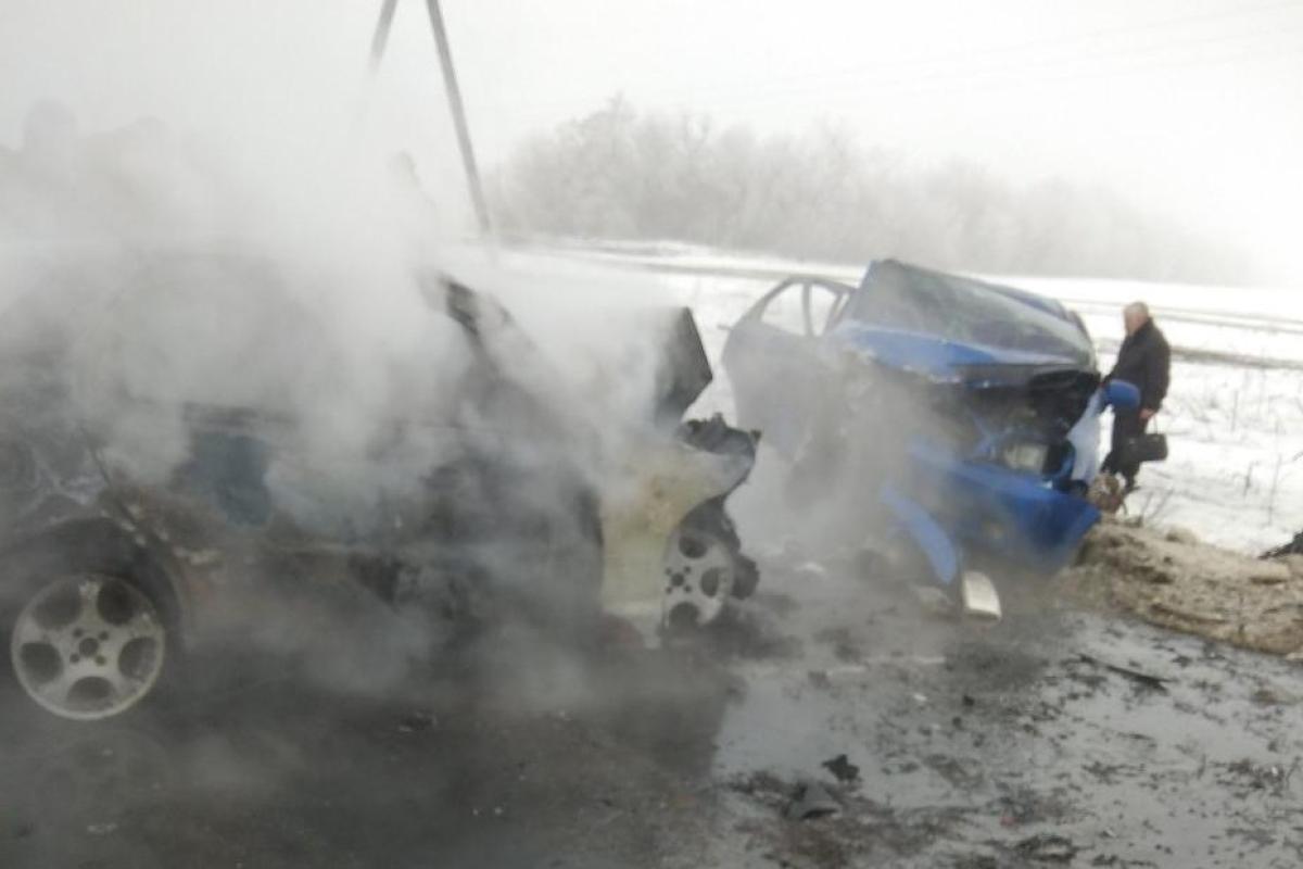 ДТП возле КПВВ "Марьинка": 5 человек погибли, 3 получили травмы ДТП возле КПВВ "Марьинка": 5 человек погибли, 3 получили травмы