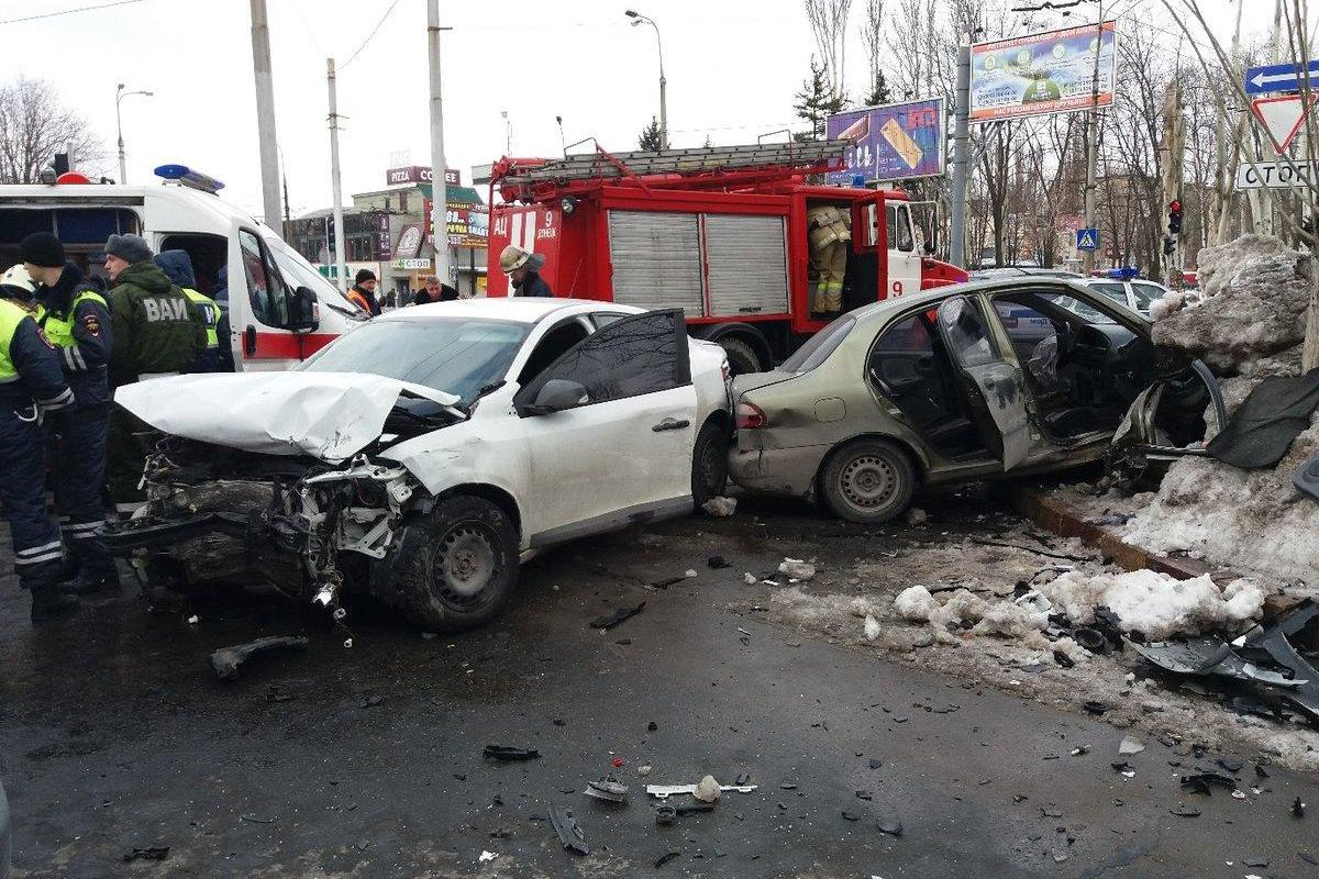 В Донецке российские наемники попали в жесткое ДТП В Донецке российские наемники попали в жесткое ДТП