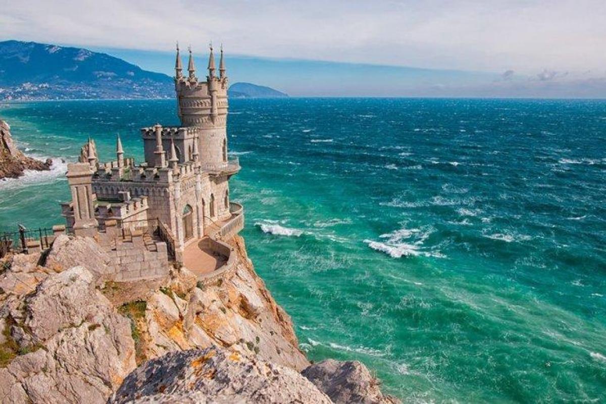 Жители оккупированного Крыма в панике: слышны взрывы и грохот Жители оккупированного Крыма в панике: слышны взрывы и грохот