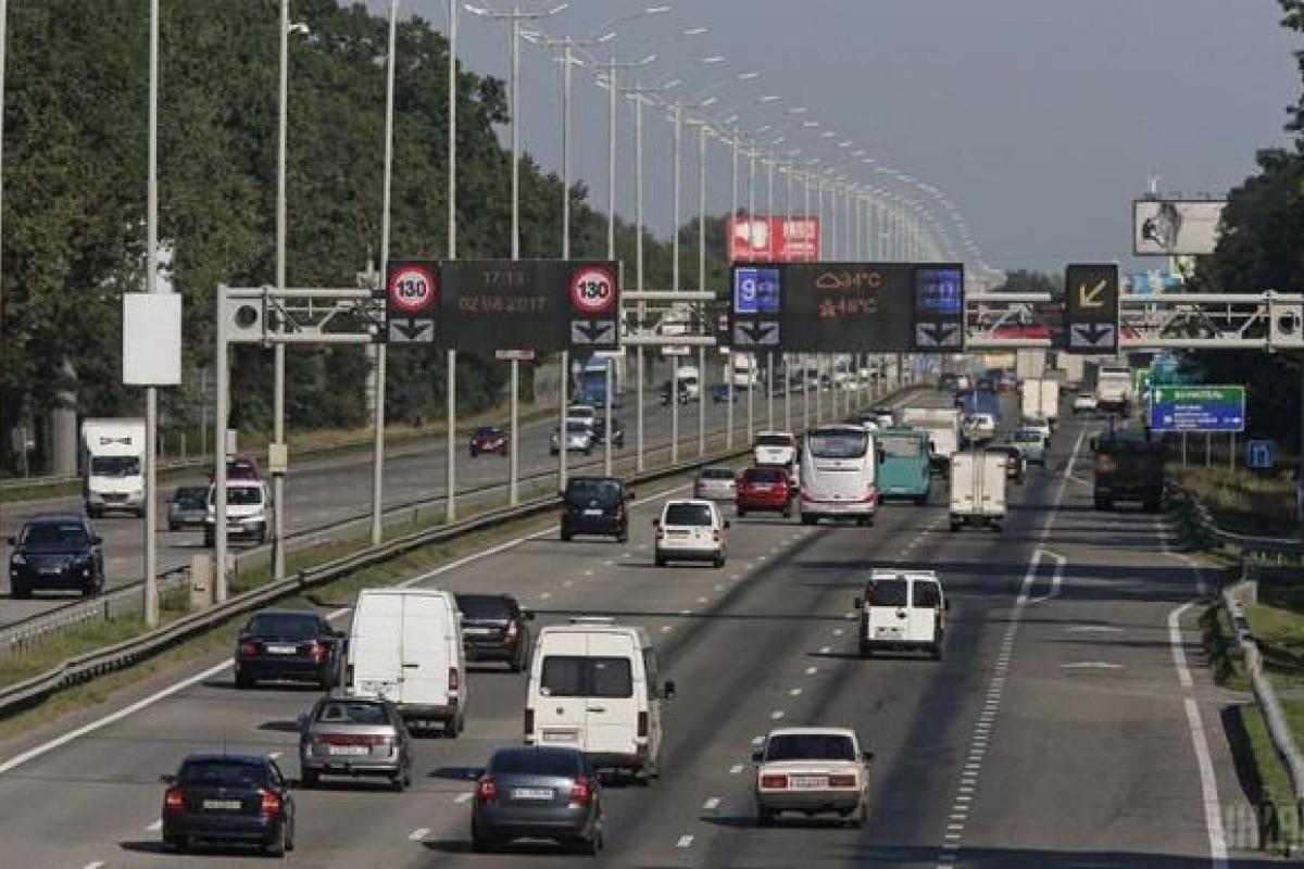 Правоохранители продолжают следить за скоростью на дорогах: известен перечень дорог с радарами