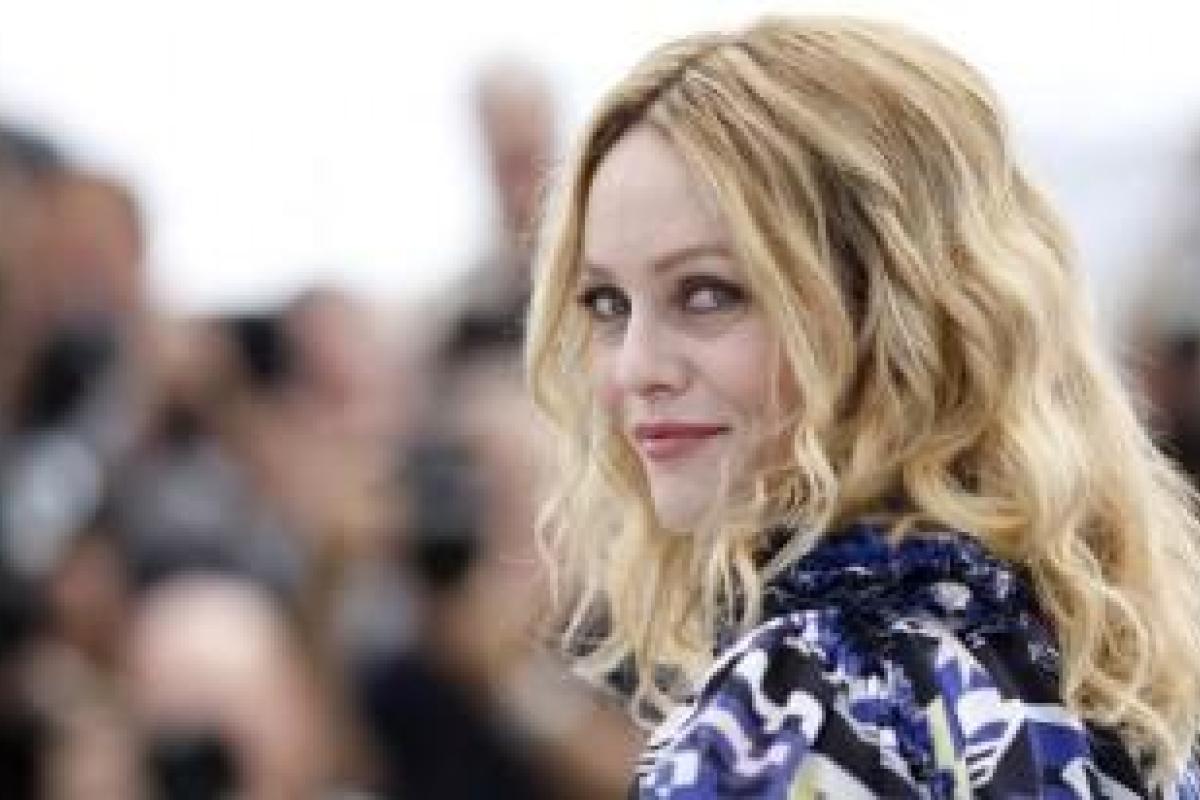 Ванесса Паради презентовала новый романтический клип на песню "Kiev"