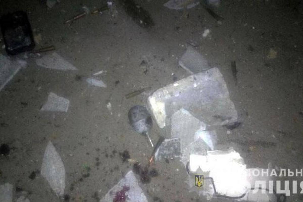 В Донецкой области прогремел взрыв: погиб сотрудник ГСЧС, трое полицейских получили ранения В Донецкой области прогремел взрыв: погиб сотрудник ГСЧС, трое полицейских получили ранения