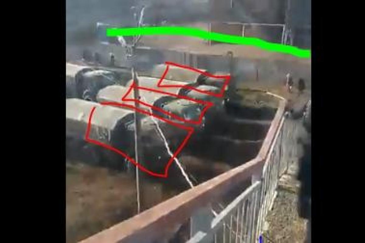 Десятки грузовиков и танков: На границе с РФ замечена новая военная техника Десятки грузовиков и танков: На границе с РФ замечена новая военная техника