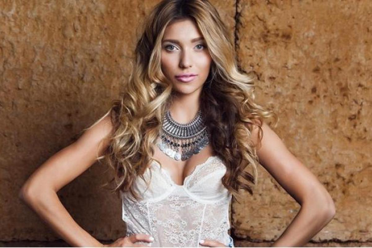 Впервые после родов: Тодоренко показала фигуру в купальнике