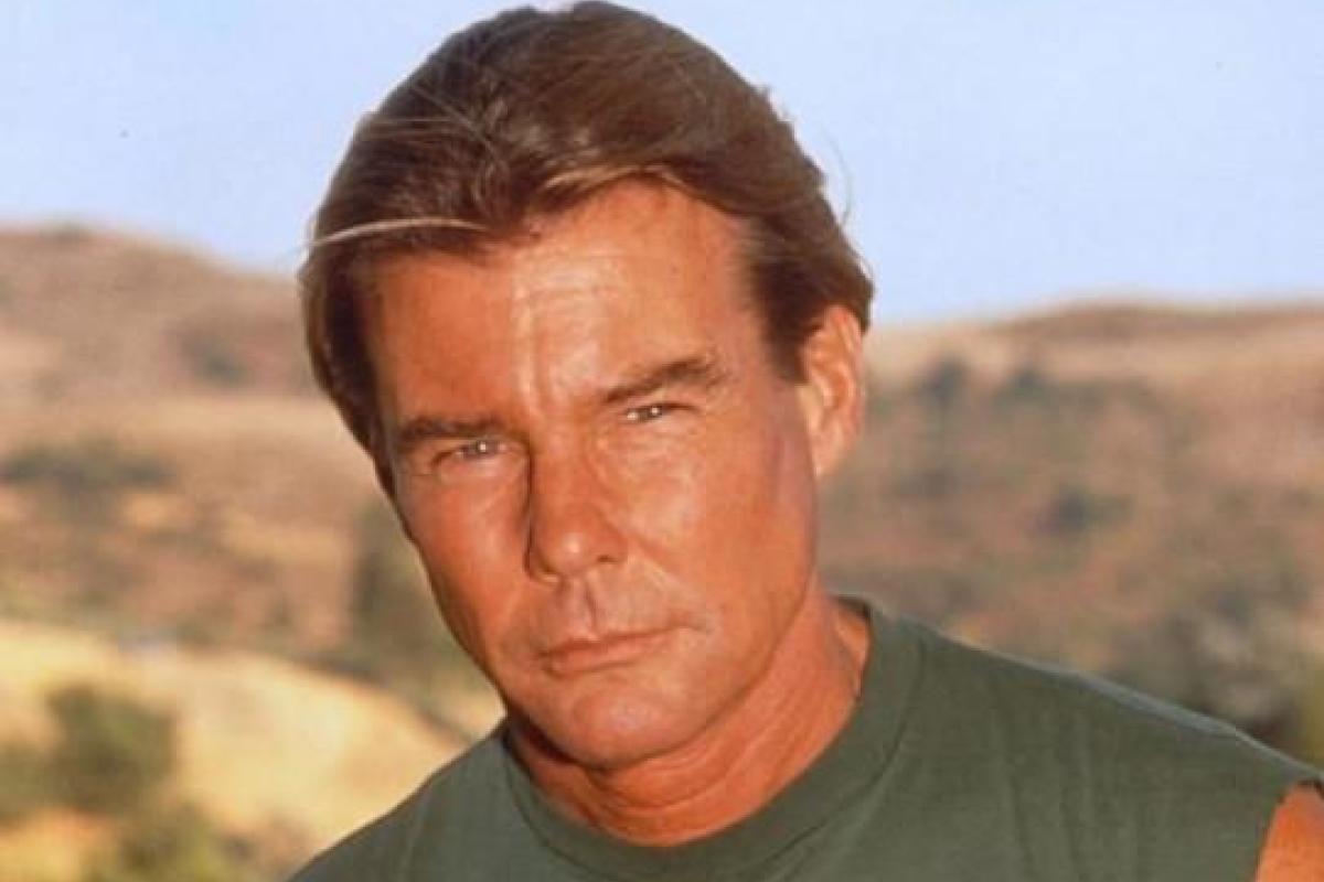 В США на 74-м году жизни скончался культовый актер