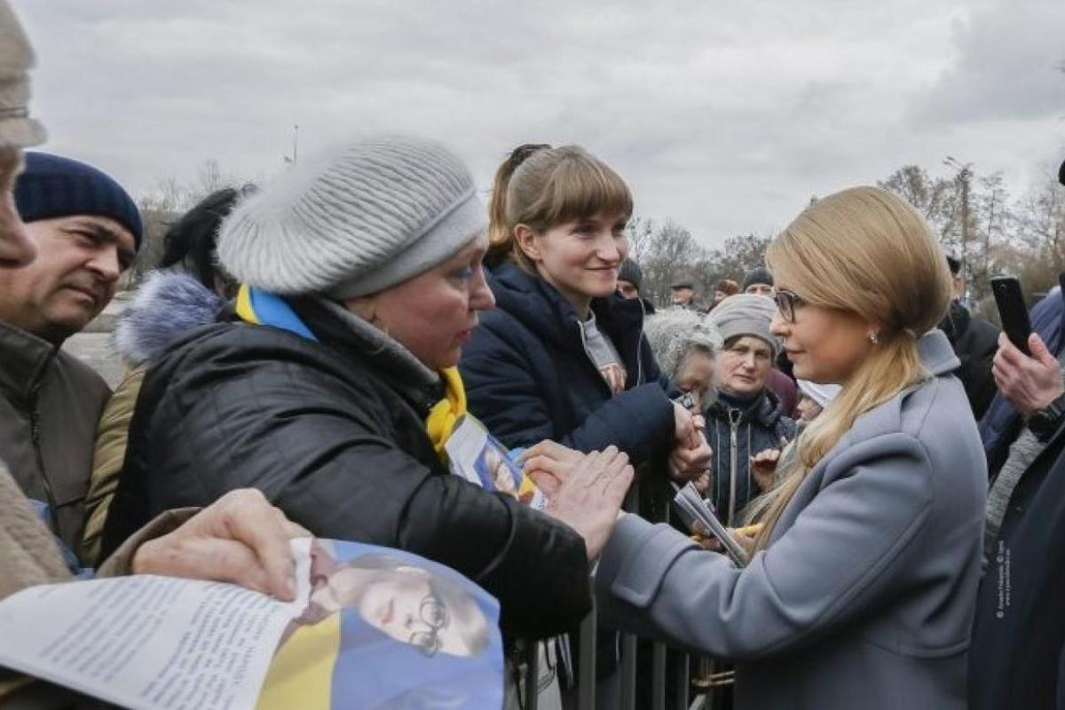 Вдова героя Украины обвинила Тимошенко в спекуляции его добрым именем Вдова героя Украины обвинила Тимошенко в спекуляции его добрым именем