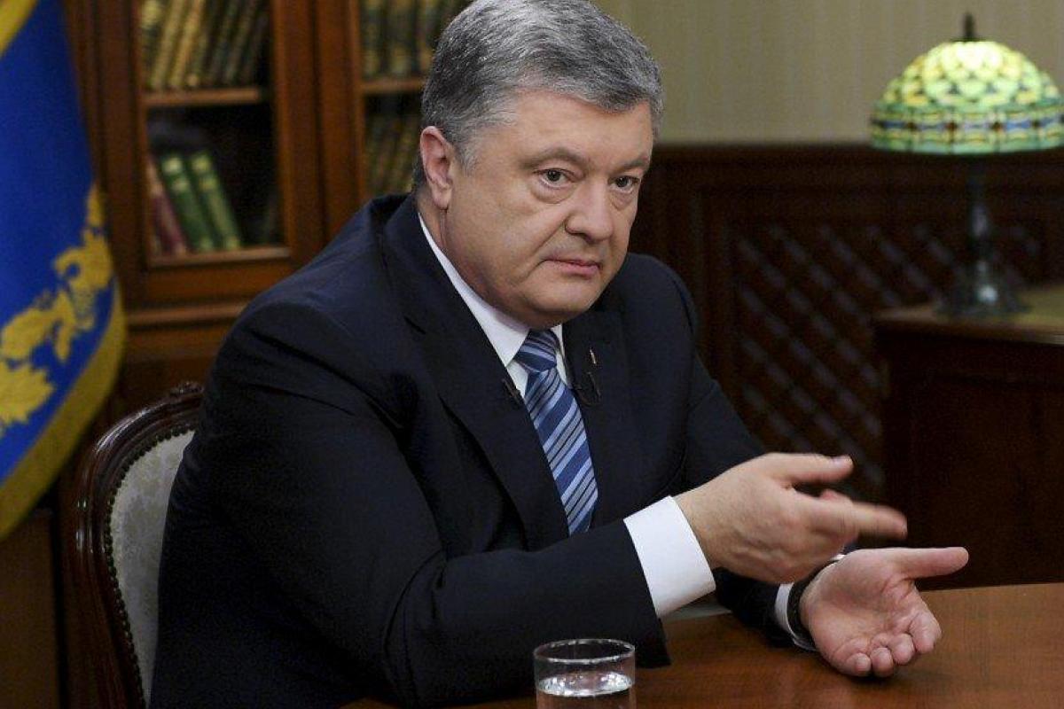 Порошенко: "Четыре года я тратил деньги только на благотворительность" Порошенко: "Четыре года я тратил деньги только на благотворительность"