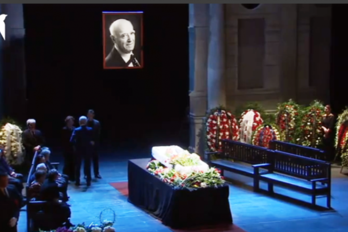 В Москве прощаются с актером Владимиром Этушем В Москве прощаются с актером Владимиром Этушем