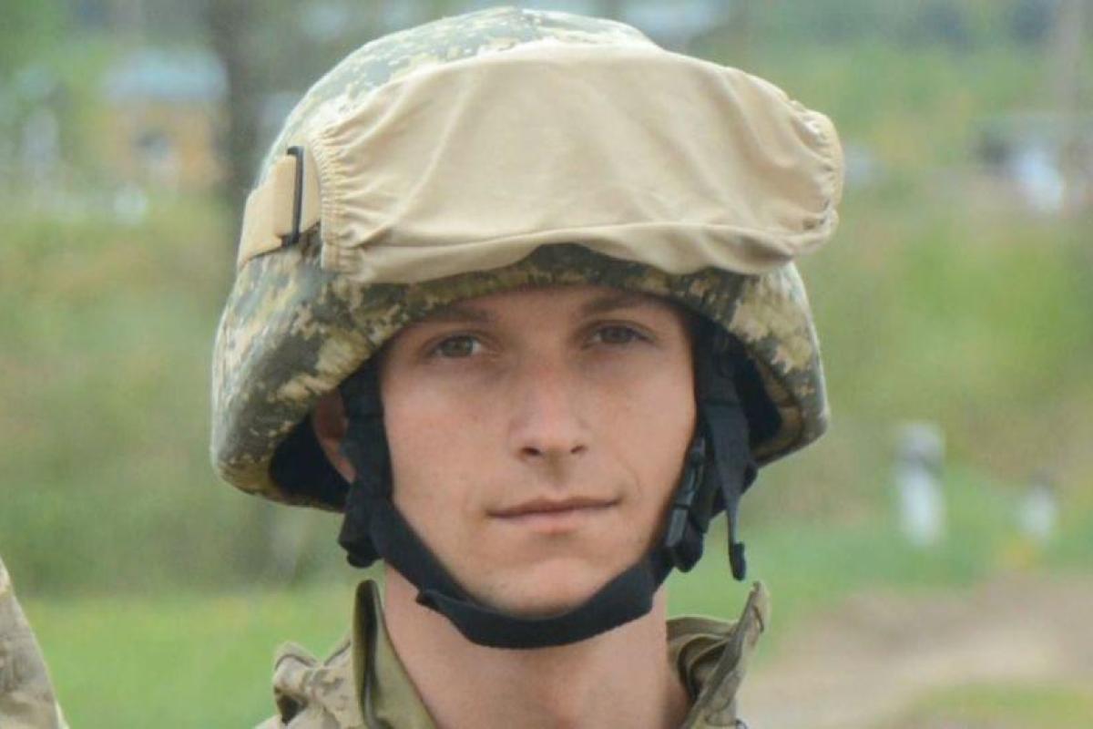 "Это совсем другой человек": Во Львове со скандалом похоронили 21-летнего офицера ВСУ "Это совсем другой человек": Во Львове со скандалом похоронили 21-летнего офицера ВСУ