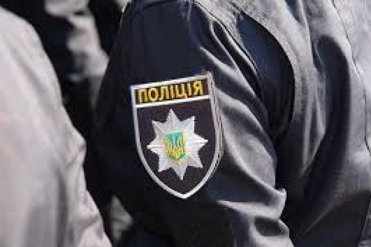 В Киеве мужчина избил девушку, которая выходила из подземного перехода В Киеве мужчина избил девушку, которая выходила из подземного перехода