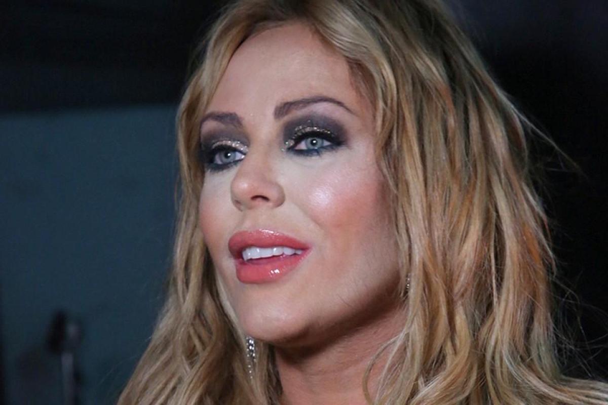 "Состояние крайне тяжелое": СМИ сообщили, что певица Юлия Началова попала в реанимацию