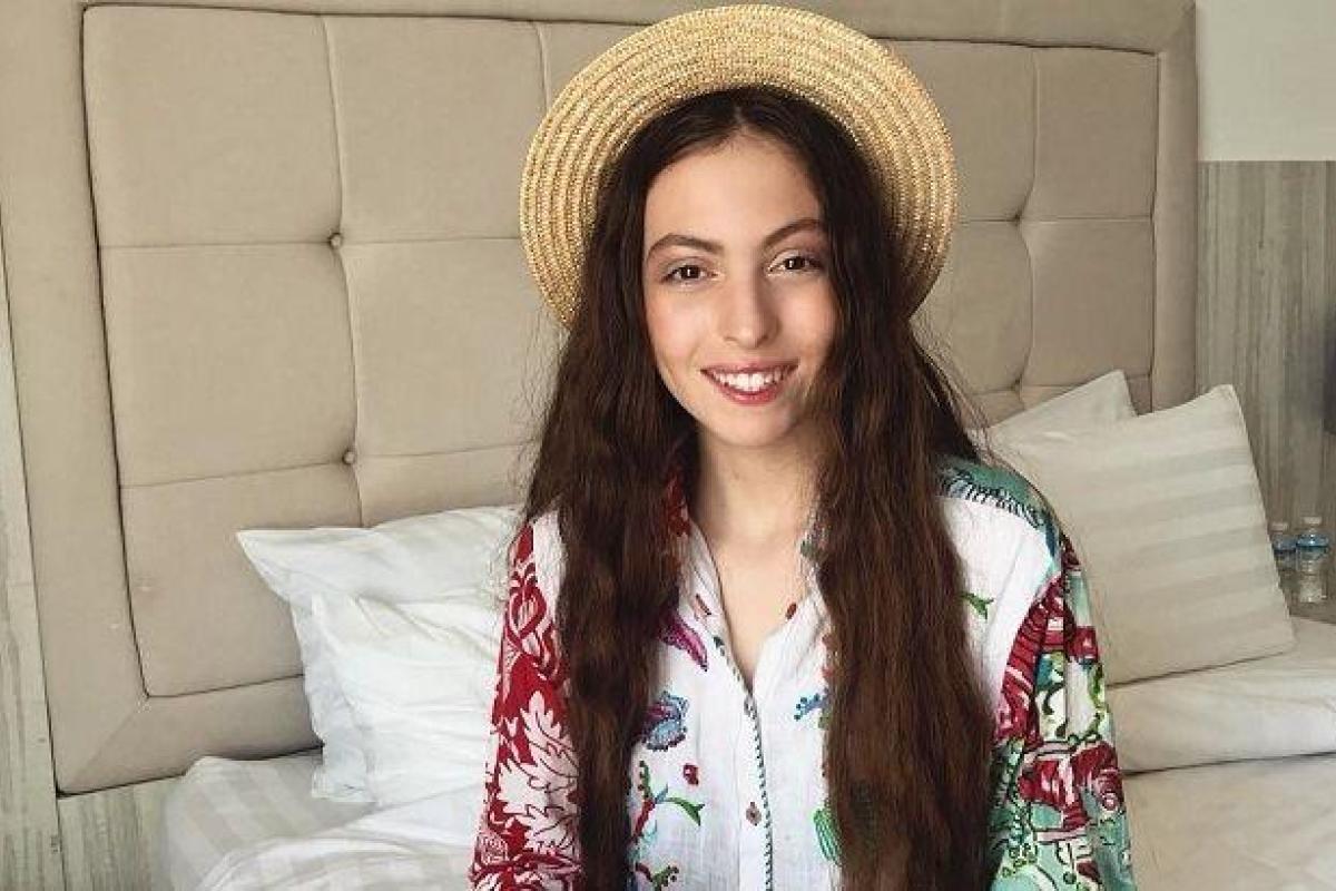 Старшая дочь Оли Поляковой стала бьюти-блогером