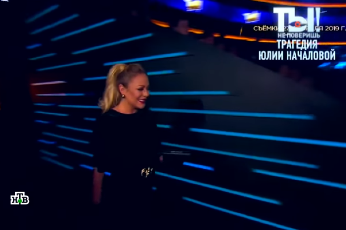 Прятала руки: Обнародованы кадры с последних съемок Юлии Началовой Прятала руки: Обнародованы кадры с последних съемок Юлии Началовой