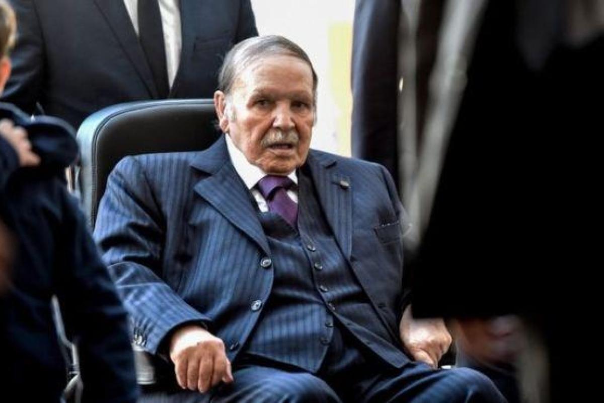 Президент Алжира планирует подать в отставку, - СМИ Президент Алжира планирует подать в отставку, - СМИ