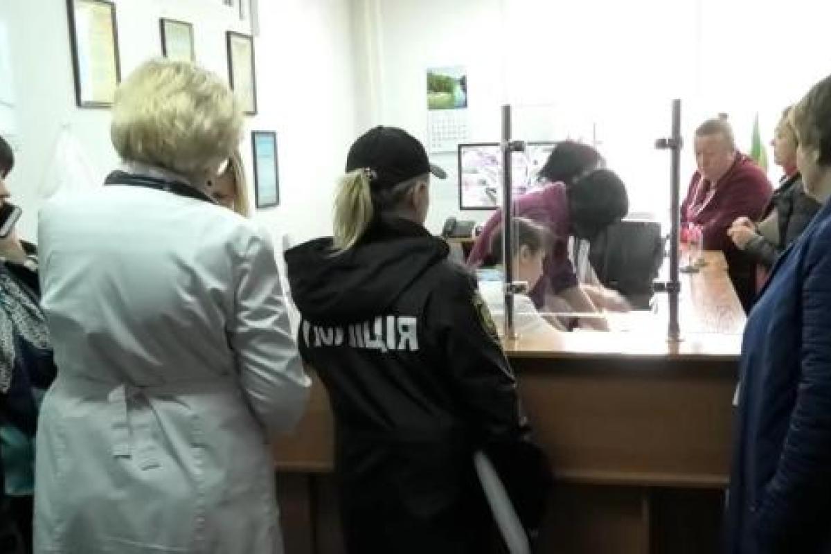 Полиция Черкасс нашла виновных в массовом отравлении школьников Полиция Черкасс нашла виновных в массовом отравлении школьников