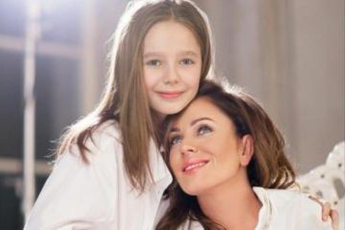 Появилось видео первого выступления дочери Юлии Началовой после смерти матери