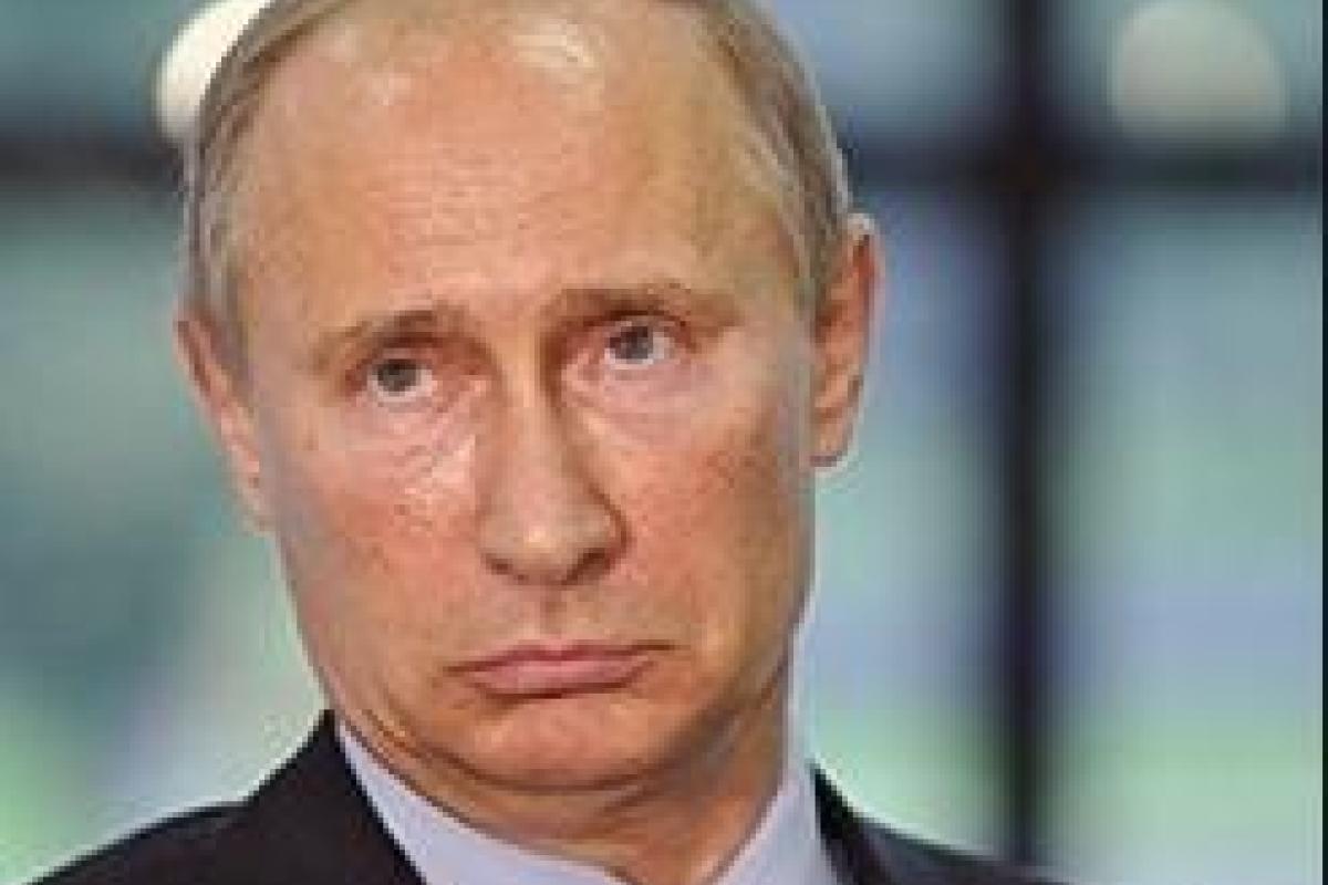 Россия впервые применила закон о неуважении к власти за граффити с оскорблением Путина