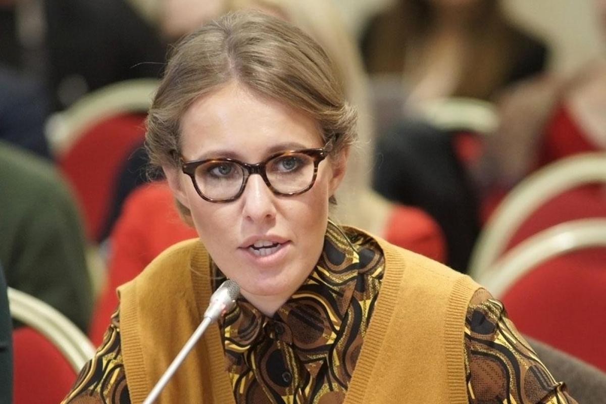 "На коленях у президента" - Собчак показала архивное видео с Зеленским "На коленях у президента" - Собчак показала архивное видео с Зеленским