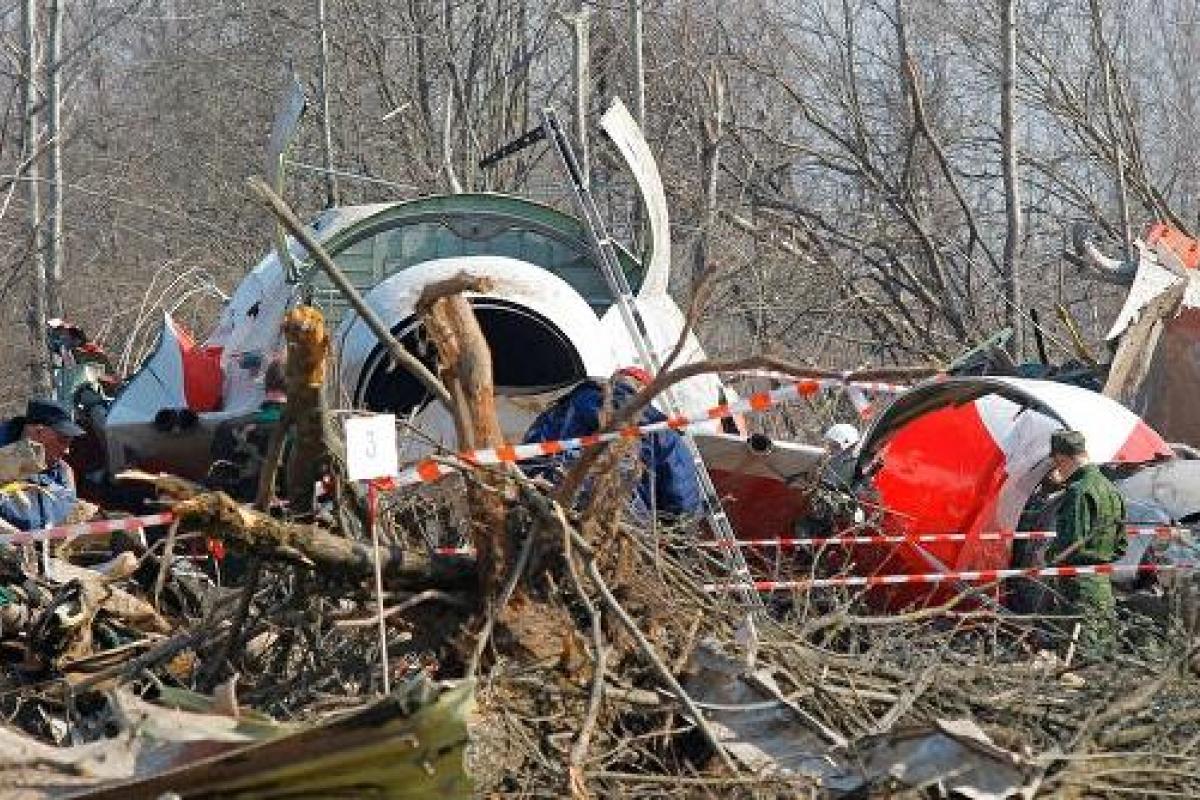 Смоленская авиакатастрофа: в Польше назвали причину аварии президентского самолета