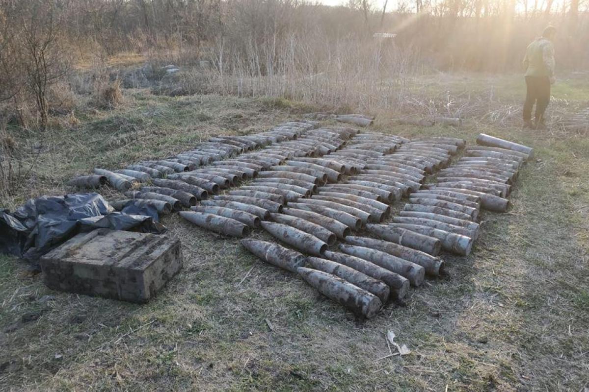 На турбазе в Луганской области обнаружен склад артиллерийских снарядов На турбазе в Луганской области обнаружен склад артиллерийских снарядов