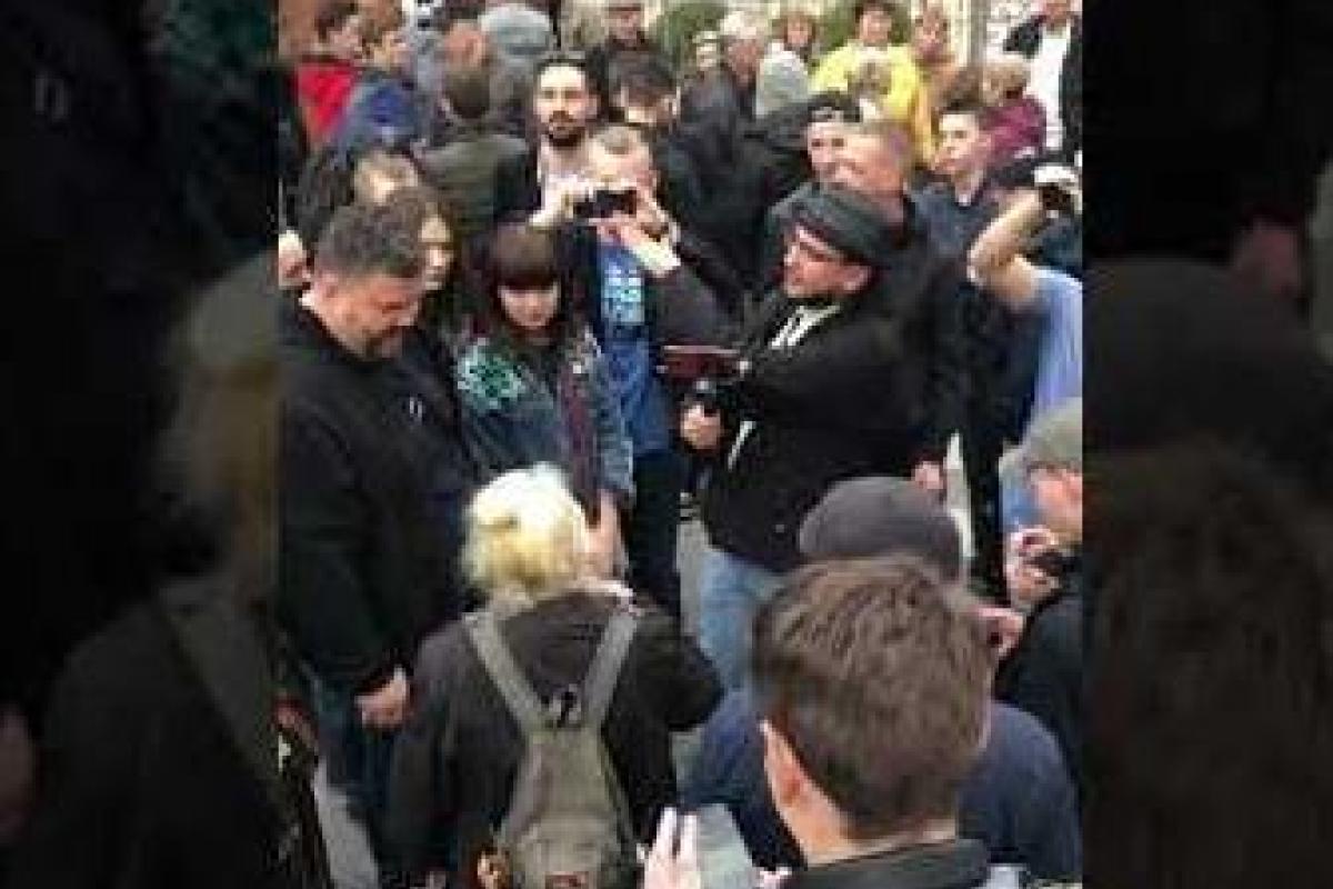 Пикет под штабом "За Зе!" в Киеве: кто собрался и чего хотели протестующие Пикет под штабом "За Зе!" в Киеве: кто собрался и чего хотели протестующие